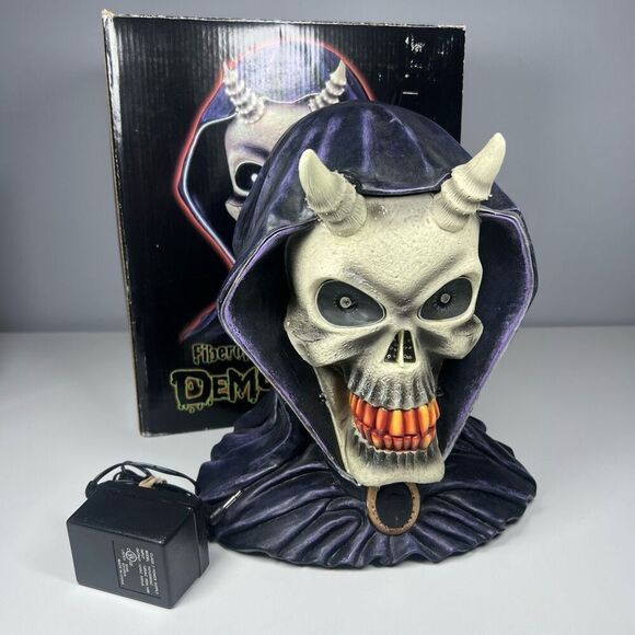 Rare Fiber Optic Lights Changing Demon Skull 3D Halloween Decor Spencers Vintage - Picture 1 of 11
